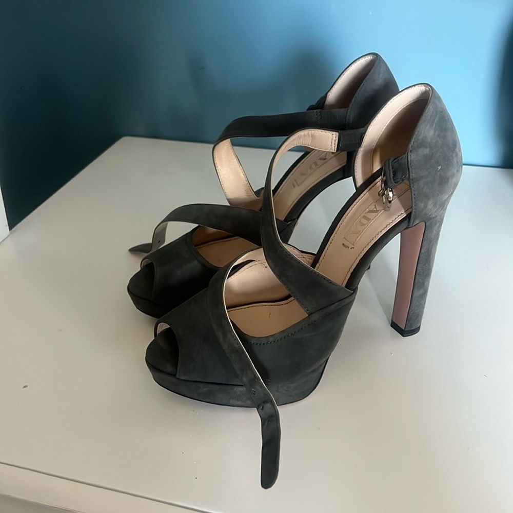 Prada Pumps